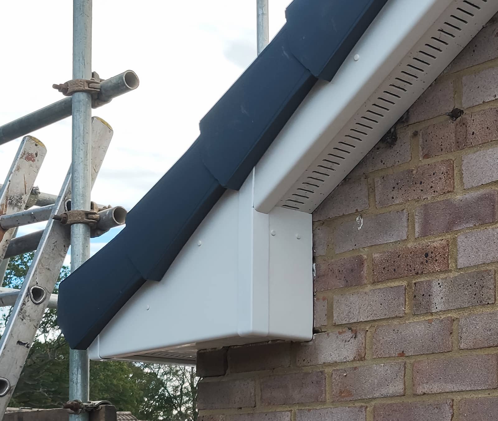 Roofline and eaves work on a pitched roof